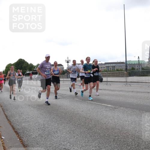 29.06.2025 - hella hamburg halbmarathon Lena Gebhardt http://msf.ph/oto/8461312 29.06.2025 10:31:57 Lombardsbrücke 17, 2, 1, 25, 3751, 17118, 12663, 9812, 7898, 14536, 1235, 1311, 1373, 1844, 1879, 1987, 2349, 2384, 2672, 2831, 2832, 2943, 3022, 3221, 3239, 3358, 3396, 3397, 3424, 3571, 3681, 3751, 3752, 3822, 4314, 4605, 4877, 4924, 4953, 5156, 5165, 5496, 5601, 5658, 5743, 5965, 6160, 6218, 6252, 6546, 6573, 6640, 6718, 6727, 7135, 7239, 7295, 7334, 7344, 7535, 7570, 7695, 7789, 7816, 7898, 8304, 8538, 8620, 8806, 9078, 9104, 9183, 9478, 9812, 9883, 10240, 13724, 17404, 17517 meine-sportfotos.de