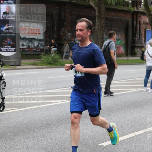 29.06.2025 - hella hamburg halbmarathon Yannick Fuchs http://msf.ph/oto/8461335 29.06.2025 10:56:46 20KM 1114, 1194, 1212, 1420, 1427, 1432, 1531, 1674, 1851, 2447, 2582, 2683, 2911, 3001, 3625, 3740, 4389, 4511, 6311, 6602, 6752, 6966, 7453, 7869, 8045, 8068, 8624, 8730, 9306, 11180, 11310, 12004, 12008, 12286, 12571, 12978, 13874, 13939, 14348, 14677, 14917, 16654, 16688, 17096, 17119, 17142, 18382, 18530 meine-sportfotos.de
