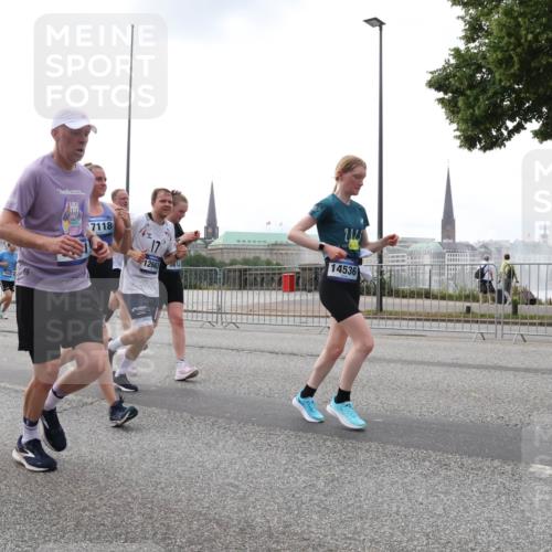 29.06.2025 - hella hamburg halbmarathon Lena Gebhardt http://msf.ph/oto/8461460 29.06.2025 10:31:59 Lombardsbrücke 12319, 7118, 17, 12663, 012, 2, 1, 2, 14536, 1235, 1311, 1373, 1844, 1879, 1987, 2349, 2384, 2672, 2831, 2832, 2943, 3022, 3221, 3239, 3358, 3396, 3397, 3424, 3571, 3681, 3707, 3751, 3752, 3778, 3822, 4314, 4605, 4877, 4924, 4953, 5156, 5496, 5601, 5658, 5743, 5965, 6160, 6218, 6252, 6546, 6573, 6640, 6718, 6727, 7135, 7239, 7295, 7334, 7344, 7535, 7570, 7695, 7789, 7816, 7898, 8175, 8304, 8538, 8620, 8806, 9078, 9104, 9183, 9206, 9478, 9812, 9883, 10240, 13724, 17404, 17517 meine-sportfotos.de