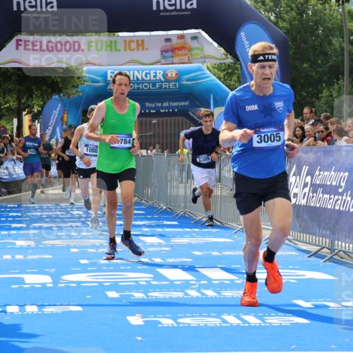 29.06.2025 - hella hamburg halbmarathon Strokosch-Dieckow http://msf.ph/oto/8461512 29.06.2025 10:34:15 Ziel 1002, 1080, 3005, 7884, 7901, 14784, 16417, 18906 meine-sportfotos.de