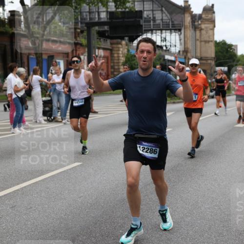 29.06.2025 - hella hamburg halbmarathon Yannick Fuchs http://msf.ph/oto/8461581 29.06.2025 10:56:49 20KM 1114, 1194, 1212, 1420, 1427, 1531, 1674, 1851, 2447, 2582, 2683, 2911, 3001, 3182, 3248, 3625, 3740, 4389, 4511, 5763, 6311, 6602, 6752, 6966, 7453, 7869, 8068, 8721, 8730, 9306, 11180, 11310, 12004, 12008, 12286, 12571, 12836, 12978, 13739, 13874, 13939, 14348, 14677, 14917, 16688, 17096, 17119, 17142, 17818, 18382, 18530 meine-sportfotos.de