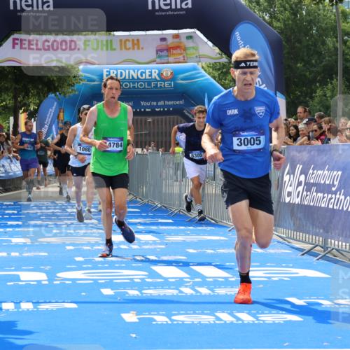 29.06.2025 - hella hamburg halbmarathon Strokosch-Dieckow http://msf.ph/oto/8461584 29.06.2025 10:34:15 Ziel 1002, 1080, 3005, 7884, 7901, 14784, 16417, 18906 meine-sportfotos.de