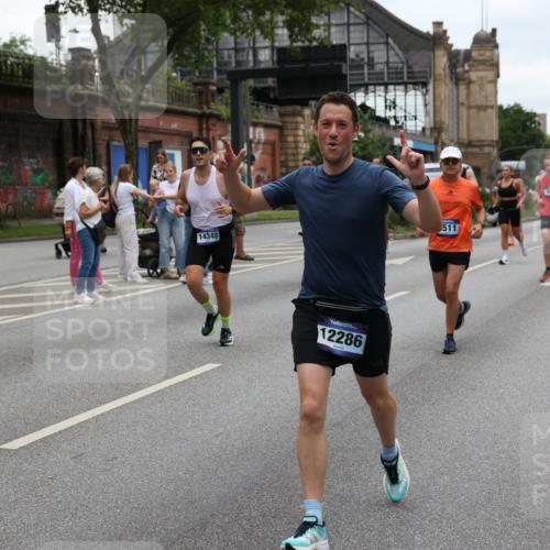 29.06.2025 - hella hamburg halbmarathon Yannick Fuchs http://msf.ph/oto/8461606 29.06.2025 10:56:49 20KM 1114, 1194, 1212, 1420, 1427, 1531, 1674, 1851, 2447, 2582, 2683, 2911, 3001, 3182, 3248, 3625, 3740, 4389, 4511, 5763, 6311, 6602, 6752, 6966, 7453, 7869, 8068, 8721, 8730, 9306, 11180, 11310, 12004, 12008, 12286, 12571, 12836, 12978, 13739, 13874, 13939, 14348, 14677, 14917, 16688, 17096, 17119, 17142, 17818, 18382, 18530 meine-sportfotos.de