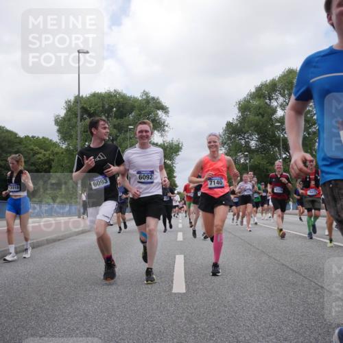 29.06.2025 - hella hamburg halbmarathon Luisa Fischer http://msf.ph/oto/8461616 29.06.2025 10:39:18 Kennedybrücke 13318, 6093, 6092, 108, 7140, 10119, 18479, 6845, 1036, 1183, 1284, 1717, 2588, 3243, 3741, 3990, 4902, 5012, 5240, 5531, 6021, 6381, 6845, 6896, 7111, 7927, 10119, 10336, 10341 meine-sportfotos.de