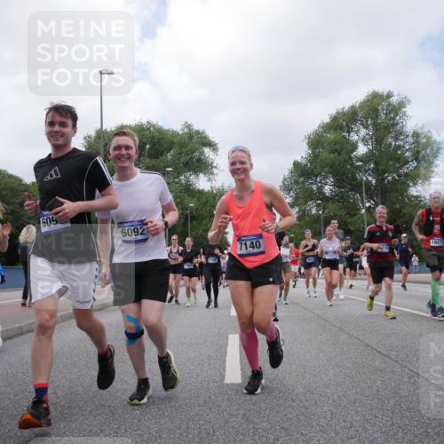 29.06.2025 - hella hamburg halbmarathon Luisa Fischer http://msf.ph/oto/8461635 29.06.2025 10:39:18 Kennedybrücke 13318, 609, 6092, 1108, 7140, 15827, 18479, 6021, 5012, 1036, 1183, 1284, 1717, 2588, 3243, 3741, 3990, 4902, 5012, 5240, 5531, 6021, 6381, 6845, 6896, 7111, 7927, 10119, 10336, 10341 meine-sportfotos.de