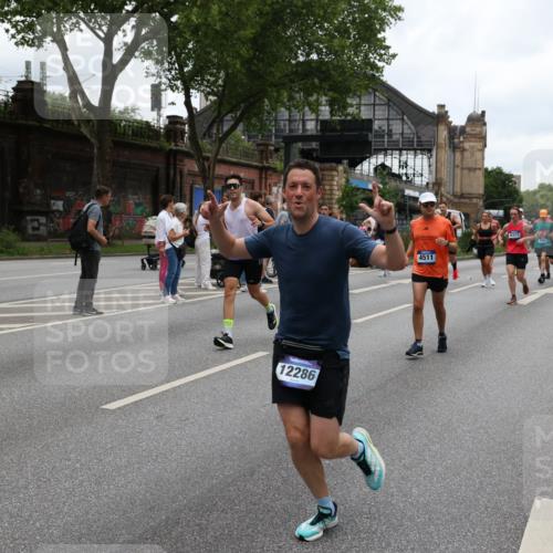 29.06.2025 - hella hamburg halbmarathon Yannick Fuchs http://msf.ph/oto/8461707 29.06.2025 10:56:49 20KM 1114, 1194, 1212, 1420, 1427, 1531, 1674, 1851, 2447, 2582, 2683, 2911, 3001, 3182, 3248, 3625, 3740, 4389, 4511, 5763, 6311, 6602, 6752, 6966, 7453, 7869, 8068, 8721, 8730, 9306, 11180, 11310, 12004, 12008, 12286, 12571, 12836, 12978, 13739, 13874, 13939, 14348, 14677, 14917, 16688, 17096, 17119, 17142, 17818, 18382, 18530 meine-sportfotos.de