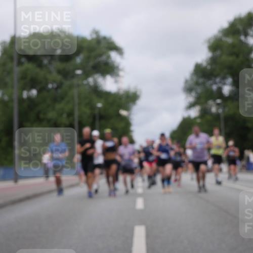 29.06.2025 - hella hamburg halbmarathon Luisa Fischer http://msf.ph/oto/8461776 29.06.2025 10:39:23 Kennedybrücke 1036, 1102, 1183, 1284, 3243, 3741, 3990, 4902, 4937, 5240, 6896, 7927, 10119, 10336, 10341 meine-sportfotos.de