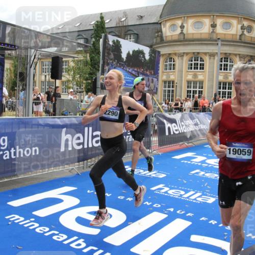 29.06.2025 - hella hamburg halbmarathon Michael Strokosch http://msf.ph/oto/8461777 29.06.2025 10:33:00 Ziel 4463, 4749, 6358, 10453, 11169, 12290, 18679, 19059 meine-sportfotos.de