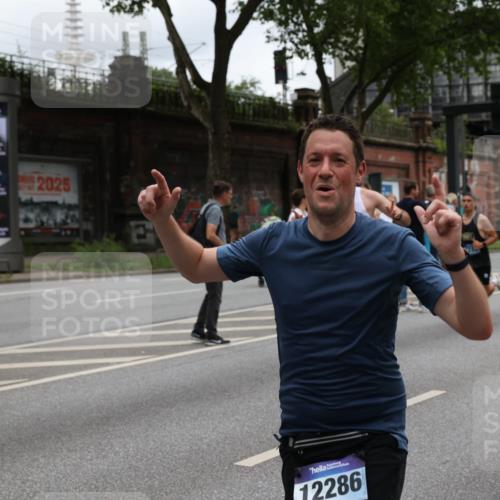 29.06.2025 - hella hamburg halbmarathon Yannick Fuchs http://msf.ph/oto/8461823 29.06.2025 10:56:50 20KM 1114, 1126, 1194, 1212, 1420, 1427, 1531, 1674, 1851, 2447, 2582, 2683, 2911, 3001, 3182, 3248, 3625, 3740, 4389, 4511, 5763, 6311, 6602, 6752, 6966, 7453, 7869, 8068, 8176, 8721, 8730, 9306, 11180, 11310, 12004, 12008, 12286, 12571, 12836, 12978, 13739, 13874, 13939, 14348, 14677, 14917, 16688, 17096, 17119, 17142, 17818, 18382, 18530 meine-sportfotos.de