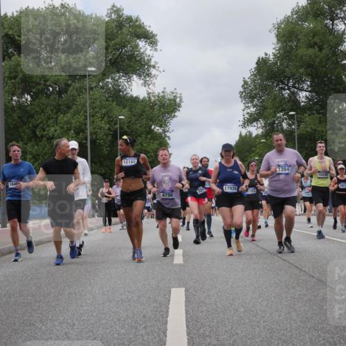 29.06.2025 - hella hamburg halbmarathon Luisa Fischer http://msf.ph/oto/8461829 29.06.2025 10:39:24 Kennedybrücke 1646, 12165, 4798, 676, 324, 17935, 1183, 1891, 1284, 12430, 18518, 1036, 1102, 1183, 1284, 3243, 3990, 4902, 4937, 5240, 6896, 7927, 10336, 10341 meine-sportfotos.de