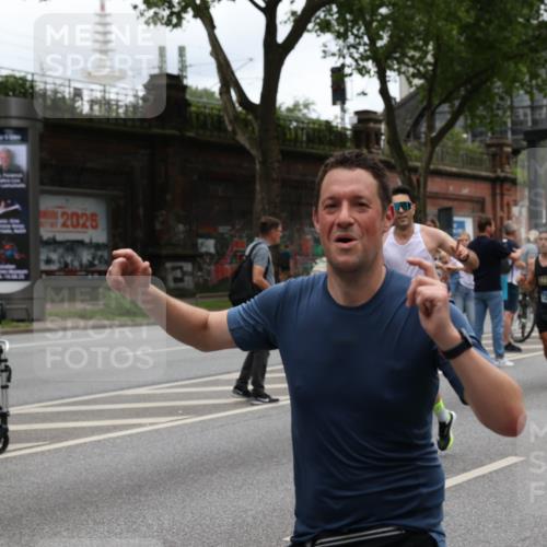 29.06.2025 - hella hamburg halbmarathon Yannick Fuchs http://msf.ph/oto/8461851 29.06.2025 10:56:50 20KM 1114, 1126, 1194, 1212, 1420, 1427, 1531, 1674, 1851, 2447, 2582, 2683, 2911, 3001, 3182, 3248, 3625, 3740, 4389, 4511, 5763, 6311, 6602, 6752, 6966, 7453, 7869, 8068, 8176, 8721, 8730, 9306, 11180, 11310, 12004, 12008, 12286, 12571, 12836, 12978, 13739, 13874, 13939, 14348, 14677, 14917, 16688, 17096, 17119, 17142, 17818, 18382, 18530 meine-sportfotos.de