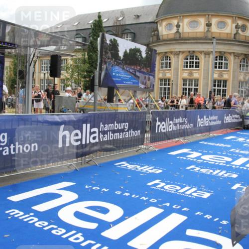 29.06.2025 - hella hamburg halbmarathon Michael Strokosch http://msf.ph/oto/8461870 29.06.2025 10:33:02 Ziel 4463, 11169, 12290, 18679, 19059 meine-sportfotos.de