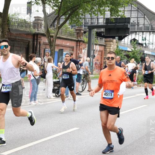 29.06.2025 - hella hamburg halbmarathon Yannick Fuchs http://msf.ph/oto/8461942 29.06.2025 10:56:50 20KM 1114, 1126, 1194, 1212, 1420, 1427, 1531, 1674, 1851, 2447, 2582, 2683, 2911, 3001, 3182, 3248, 3625, 3740, 4389, 4511, 5763, 6311, 6602, 6752, 6966, 7453, 7869, 8068, 8176, 8721, 8730, 9306, 11180, 11310, 12004, 12008, 12286, 12571, 12836, 12978, 13739, 13874, 13939, 14348, 14677, 14917, 16688, 17096, 17119, 17142, 17818, 18382, 18530 meine-sportfotos.de