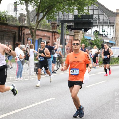29.06.2025 - hella hamburg halbmarathon Yannick Fuchs http://msf.ph/oto/8461967 29.06.2025 10:56:50 20KM 1114, 1126, 1194, 1212, 1420, 1427, 1531, 1674, 1851, 2447, 2582, 2683, 2911, 3001, 3182, 3248, 3625, 3740, 4389, 4511, 5763, 6311, 6602, 6752, 6966, 7453, 7869, 8068, 8176, 8721, 8730, 9306, 11180, 11310, 12004, 12008, 12286, 12571, 12836, 12978, 13739, 13874, 13939, 14348, 14677, 14917, 16688, 17096, 17119, 17142, 17818, 18382, 18530 meine-sportfotos.de