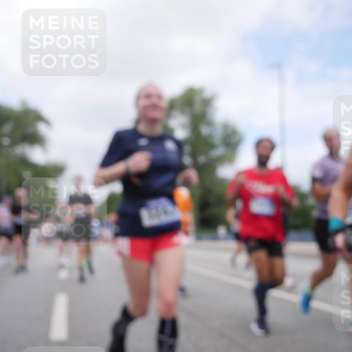 29.06.2025 - hella hamburg halbmarathon Luisa Fischer http://msf.ph/oto/8461976 29.06.2025 10:39:29 Kennedybrücke 1102, 1183, 1284, 3243, 3990, 4902, 4937, 5246, 5919, 9229, 9295, 9701 meine-sportfotos.de