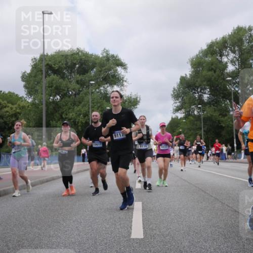 29.06.2025 - hella hamburg halbmarathon Luisa Fischer http://msf.ph/oto/8462027 29.06.2025 10:39:30 Kennedybrücke 17689, 19612, 15617, 9117, 9115, 4937, 17873, 1102, 1183, 1284, 3243, 4937, 5246, 5919, 9229, 9295, 9694, 9701 meine-sportfotos.de
