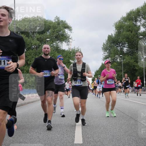 29.06.2025 - hella hamburg halbmarathon Luisa Fischer http://msf.ph/oto/8462062 29.06.2025 10:39:31 Kennedybrücke 5689, 9117, 5617, 1835, 9115, 4937, 1102, 1284, 3243, 4937, 5246, 5747, 5919, 8530, 9229, 9295, 9694, 9701 meine-sportfotos.de