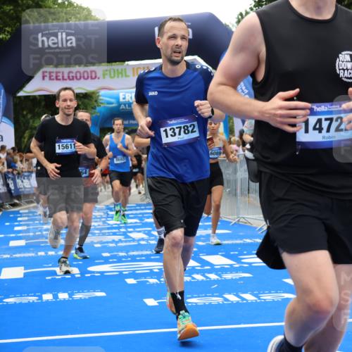 29.06.2025 - hella hamburg halbmarathon Strokosch-Dieckow http://msf.ph/oto/8462076 29.06.2025 10:47:19 Ziel 51, 1012, 2274, 2839, 2864, 2869, 5024, 5650, 6134, 6168, 6203, 6716, 7480, 8693, 9305, 10208, 10211, 10423, 11077, 11491, 11518, 13672, 13782, 14722, 15350, 15611, 15923, 16089, 16286, 16819, 17915, 18758, 18856, 18974 meine-sportfotos.de