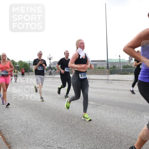 29.06.2025 - hella hamburg halbmarathon Lena Gebhardt http://msf.ph/oto/8462085 29.06.2025 10:32:01 Lombardsbrücke 8538, 7295, 1373, 3752, 335, 1235, 1311, 1373, 1844, 1879, 1987, 2349, 2384, 2672, 2831, 2832, 2943, 3022, 3221, 3239, 3358, 3396, 3397, 3424, 3571, 3681, 3707, 3751, 3752, 3778, 3822, 4314, 4365, 4605, 4877, 4924, 4953, 5156, 5496, 5601, 5658, 5743, 5965, 6160, 6218, 6252, 6573, 6640, 6718, 6727, 7135, 7239, 7295, 7334, 7344, 7535, 7570, 7695, 7789, 7816, 7898, 8175, 8304, 8538, 8620, 8806, 9078, 9104, 9125, 9183, 9206, 9478, 9812, 9883, 10240, 17404 meine-sportfotos.de