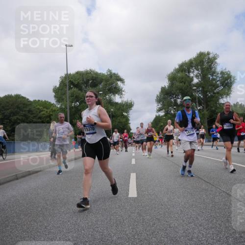 29.06.2025 - hella hamburg halbmarathon Luisa Fischer http://msf.ph/oto/8462196 29.06.2025 10:39:35 Kennedybrücke 5246, 15370, 14779, 13805, 9295, 1224, 5171, 5246, 5747, 5919, 8530, 9229, 9295, 9694, 9701 meine-sportfotos.de
