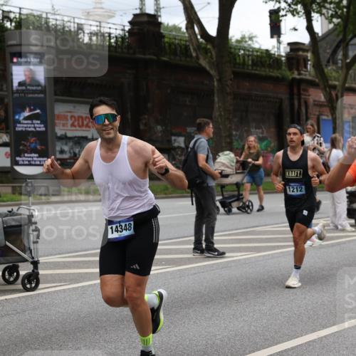 29.06.2025 - hella hamburg halbmarathon Yannick Fuchs http://msf.ph/oto/8462204 29.06.2025 10:56:51 20KM 1114, 1126, 1194, 1212, 1420, 1427, 1531, 1674, 1851, 2447, 2582, 2683, 2911, 3001, 3182, 3248, 3625, 3740, 4389, 4511, 4538, 5708, 5763, 6311, 6602, 6752, 6966, 7453, 7869, 8068, 8176, 8721, 8730, 9306, 11180, 11310, 12004, 12008, 12286, 12571, 12836, 12978, 13739, 13874, 13939, 14348, 14677, 14917, 16420, 16540, 17045, 17096, 17119, 17142, 17818, 18382, 18530 meine-sportfotos.de