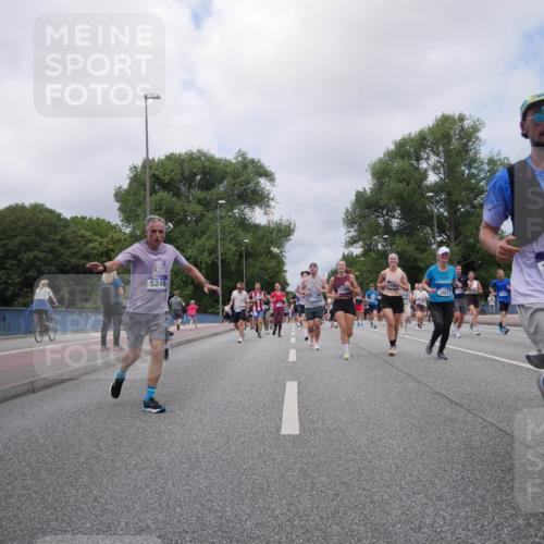 29.06.2025 - hella hamburg halbmarathon Luisa Fischer http://msf.ph/oto/8462214 29.06.2025 10:39:36 Kennedybrücke 5246, 1780, 15077, 14779, 38, 1224, 5171, 5246, 5747, 5919, 8530, 9229, 9295, 9694, 9701 meine-sportfotos.de