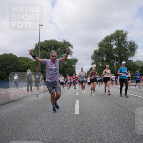 29.06.2025 - hella hamburg halbmarathon Luisa Fischer http://msf.ph/oto/8462226 29.06.2025 10:39:36 Kennedybrücke 17272, 5246, 1780, 12661, 15077, 1224, 5171, 5246, 5747, 5919, 8530, 9229, 9295, 9694, 9701 meine-sportfotos.de