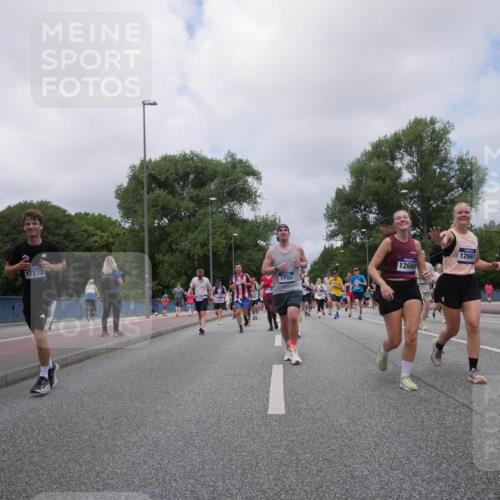 29.06.2025 - hella hamburg halbmarathon Luisa Fischer http://msf.ph/oto/8462273 29.06.2025 10:39:38 Kennedybrücke 17272, 1780, 12660, 12661, 5919, 1224, 5171, 5246, 5540, 5747, 5919, 6417, 8530, 9229, 9295, 9694, 9701, 10531 meine-sportfotos.de