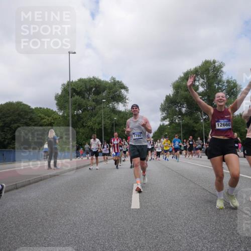 29.06.2025 - hella hamburg halbmarathon Luisa Fischer http://msf.ph/oto/8462293 29.06.2025 10:39:38 Kennedybrücke 17212, 1780, 12660, 12661, 5919, 1224, 5171, 5246, 5540, 5747, 5919, 6417, 8530, 9229, 9295, 9694, 9701, 10531 meine-sportfotos.de