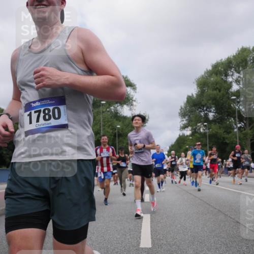 29.06.2025 - hella hamburg halbmarathon Luisa Fischer http://msf.ph/oto/8462327 29.06.2025 10:39:40 Kennedybrücke 1780, 7575, 1224, 3699, 5171, 5540, 5747, 5919, 6417, 8530, 8581, 9229, 9694, 9701, 10531 meine-sportfotos.de