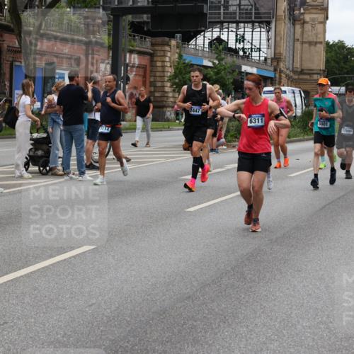 29.06.2025 - hella hamburg halbmarathon Yannick Fuchs http://msf.ph/oto/8462351 29.06.2025 10:56:51 20KM 1114, 1126, 1194, 1212, 1420, 1427, 1531, 1674, 1851, 2447, 2582, 2683, 2911, 3001, 3182, 3248, 3625, 3740, 4389, 4511, 4538, 5708, 5763, 6311, 6602, 6752, 6966, 7453, 7869, 8068, 8176, 8721, 8730, 9306, 11180, 11310, 12004, 12008, 12286, 12571, 12836, 12978, 13739, 13874, 13939, 14348, 14677, 14917, 16420, 16540, 17045, 17096, 17119, 17142, 17818, 18382, 18530 meine-sportfotos.de