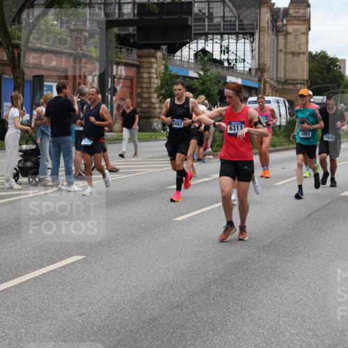 29.06.2025 - hella hamburg halbmarathon Yannick Fuchs http://msf.ph/oto/8462371 29.06.2025 10:56:51 20KM 1114, 1126, 1194, 1212, 1420, 1427, 1531, 1674, 1851, 2447, 2582, 2683, 2911, 3001, 3182, 3248, 3625, 3740, 4389, 4511, 4538, 5708, 5763, 6311, 6602, 6752, 6966, 7453, 7869, 8068, 8176, 8721, 8730, 9306, 11180, 11310, 12004, 12008, 12286, 12571, 12836, 12978, 13739, 13874, 13939, 14348, 14677, 14917, 16420, 16540, 17045, 17096, 17119, 17142, 17818, 18382, 18530 meine-sportfotos.de