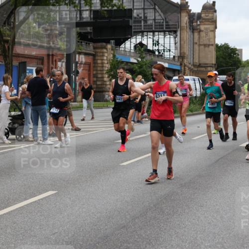 29.06.2025 - hella hamburg halbmarathon Yannick Fuchs http://msf.ph/oto/8462395 29.06.2025 10:56:51 20KM 1114, 1126, 1194, 1212, 1420, 1427, 1531, 1674, 1851, 2447, 2582, 2683, 2911, 3001, 3182, 3248, 3625, 3740, 4389, 4511, 4538, 5708, 5763, 6311, 6602, 6752, 6966, 7453, 7869, 8068, 8176, 8721, 8730, 9306, 11180, 11310, 12004, 12008, 12286, 12571, 12836, 12978, 13739, 13874, 13939, 14348, 14677, 14917, 16420, 16540, 17045, 17096, 17119, 17142, 17818, 18382, 18530 meine-sportfotos.de