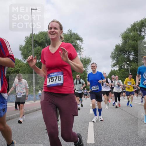 29.06.2025 - hella hamburg halbmarathon Luisa Fischer http://msf.ph/oto/8462414 29.06.2025 10:39:42 Kennedybrücke 7, 3598, 7576, 4134, 18466, 19230, 14133, 10531, 18644, 13602, 1224, 3401, 3699, 4245, 5171, 5540, 5747, 5919, 6417, 8530, 8581, 9432, 9694, 9701, 10531, 10577 meine-sportfotos.de