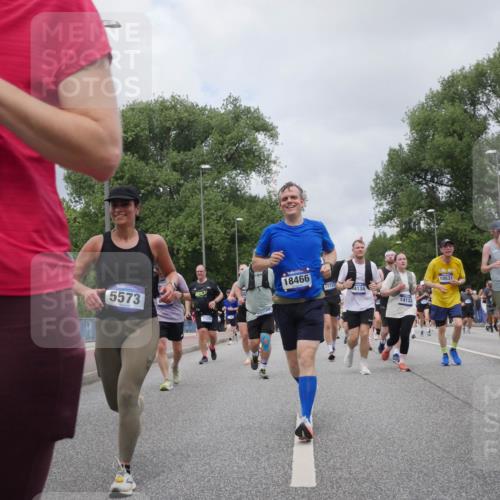 29.06.2025 - hella hamburg halbmarathon Luisa Fischer http://msf.ph/oto/8462427 29.06.2025 10:39:43 Kennedybrücke 576, 5573, 18466, 17732, 4134, 2425, 14133, 10531, 13704, 8644, 1008, 1010, 1224, 3401, 3699, 4245, 5171, 5540, 5747, 6417, 8530, 8581, 9432, 9694, 10531, 10577 meine-sportfotos.de