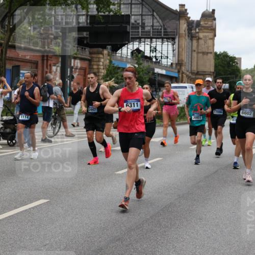 29.06.2025 - hella hamburg halbmarathon Yannick Fuchs http://msf.ph/oto/8462464 29.06.2025 10:56:52 20KM 1114, 1126, 1194, 1212, 1420, 1427, 1531, 1674, 1851, 1881, 2447, 2582, 2683, 2911, 3001, 3182, 3248, 3625, 3740, 4389, 4511, 4538, 5708, 5763, 6311, 6602, 6966, 7453, 7869, 8068, 8176, 8721, 8730, 9306, 11180, 11310, 12004, 12008, 12286, 12571, 12836, 12978, 13739, 13874, 13939, 14348, 14677, 14917, 16420, 16540, 17045, 17096, 17119, 17142, 17818, 18382, 18530, 18999 meine-sportfotos.de