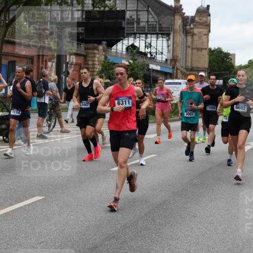 29.06.2025 - hella hamburg halbmarathon Yannick Fuchs http://msf.ph/oto/8462490 29.06.2025 10:56:52 20KM 1114, 1126, 1194, 1212, 1420, 1427, 1531, 1674, 1851, 1881, 2447, 2582, 2683, 2911, 3001, 3182, 3248, 3625, 3740, 4389, 4511, 4538, 5708, 5763, 6311, 6602, 6966, 7453, 7869, 8068, 8176, 8721, 8730, 9306, 11180, 11310, 12004, 12008, 12286, 12571, 12836, 12978, 13739, 13874, 13939, 14348, 14677, 14917, 16420, 16540, 17045, 17096, 17119, 17142, 17818, 18382, 18530, 18999 meine-sportfotos.de