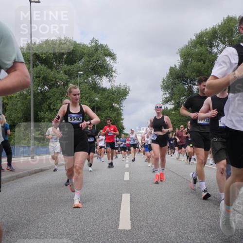 29.06.2025 - hella hamburg halbmarathon Luisa Fischer http://msf.ph/oto/8462503 29.06.2025 10:39:46 Kennedybrücke 30, 11541, 5540, 2870, 1167, 732, 4134, 05, 1008, 1010, 1224, 3401, 3699, 4245, 5171, 5540, 5809, 6184, 6417, 7632, 8581, 9432, 9806, 10487, 10531, 10577 meine-sportfotos.de