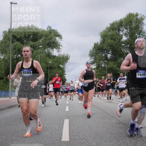 29.06.2025 - hella hamburg halbmarathon Luisa Fischer http://msf.ph/oto/8462509 29.06.2025 10:39:46 Kennedybrücke 115, 5540, 2870, 11672, 13679, 8581, 6667, 16461, 1008, 1010, 1224, 3401, 3699, 4245, 5171, 5540, 5809, 6184, 6417, 7632, 8581, 9432, 9806, 10487, 10531, 10577 meine-sportfotos.de