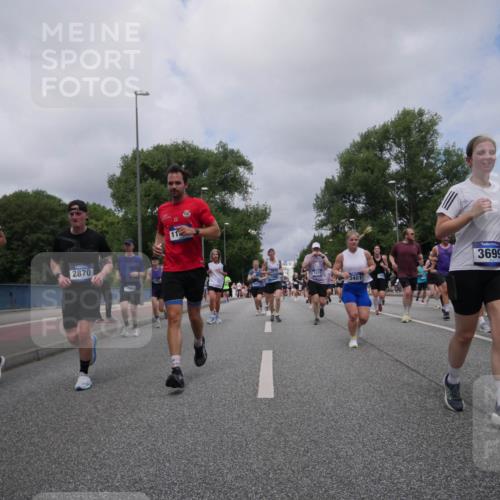 29.06.2025 - hella hamburg halbmarathon Luisa Fischer http://msf.ph/oto/8462638 29.06.2025 10:39:49 Kennedybrücke 11541, 2870, 10984, 22, 11, 1010, 3401, 3699, 13679, 8581, 1008, 1010, 3401, 3699, 4245, 5540, 5809, 6184, 6359, 6417, 7632, 8581, 9432, 9806, 10487, 10531, 10577 meine-sportfotos.de