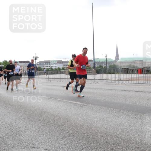 29.06.2025 - hella hamburg halbmarathon Lena Gebhardt http://msf.ph/oto/8462692 29.06.2025 10:32:06 Lombardsbrücke 127, 18283, 18838, 18931, 5601, 1235, 1311, 1373, 1879, 1987, 2349, 2384, 2672, 2831, 2832, 2943, 3022, 3221, 3239, 3358, 3365, 3396, 3397, 3424, 3571, 3681, 3707, 3751, 3752, 3778, 3822, 4314, 4365, 4605, 4877, 4924, 5156, 5496, 5601, 5658, 5743, 5965, 6160, 6218, 6252, 6640, 6718, 6727, 7135, 7239, 7295, 7334, 7344, 7535, 7570, 7695, 7789, 7816, 7898, 8124, 8127, 8175, 8304, 8538, 8620, 8787, 8806, 8914, 9078, 9104, 9125, 9206, 9478, 9812, 9883 meine-sportfotos.de