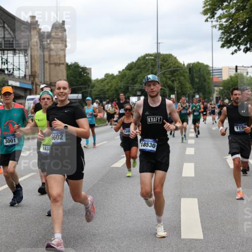 29.06.2025 - hella hamburg halbmarathon Yannick Fuchs http://msf.ph/oto/8462721 29.06.2025 10:56:53 20KM 1114, 1126, 1194, 1212, 1420, 1427, 1531, 1674, 1851, 1881, 2447, 2582, 2683, 2911, 3001, 3182, 3248, 3625, 3740, 4389, 4511, 4538, 5653, 5708, 5763, 6311, 6602, 6966, 7453, 8068, 8176, 8721, 8730, 9306, 9554, 11310, 12004, 12008, 12286, 12571, 12836, 12978, 13739, 13874, 13939, 14348, 14677, 14917, 16420, 16540, 17045, 17096, 17119, 17142, 17818, 18382, 18530, 18999, 19241 meine-sportfotos.de