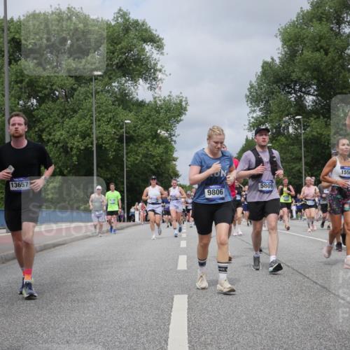 29.06.2025 - hella hamburg halbmarathon Luisa Fischer http://msf.ph/oto/8462761 29.06.2025 10:39:53 Kennedybrücke 13657, 9806, 5809, 15568, 1008, 1010, 3401, 3895, 4245, 5789, 5809, 6184, 6359, 7632, 8581, 9432, 9806, 10123, 10487, 10577 meine-sportfotos.de