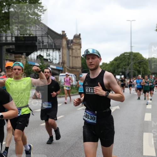 29.06.2025 - hella hamburg halbmarathon Yannick Fuchs http://msf.ph/oto/8462840 29.06.2025 10:56:54 20KM 1114, 1126, 1194, 1212, 1420, 1427, 1531, 1674, 1851, 1881, 2447, 2582, 2683, 2911, 3001, 3182, 3248, 3625, 3740, 4389, 4511, 4538, 5058, 5653, 5708, 5763, 6142, 6311, 6602, 6966, 7453, 8068, 8176, 8721, 9306, 9554, 11310, 12004, 12008, 12286, 12571, 12836, 12978, 13739, 13874, 13939, 14348, 14677, 14917, 16420, 16540, 17045, 17096, 17119, 17142, 17818, 18382, 18530, 18999, 19241 meine-sportfotos.de