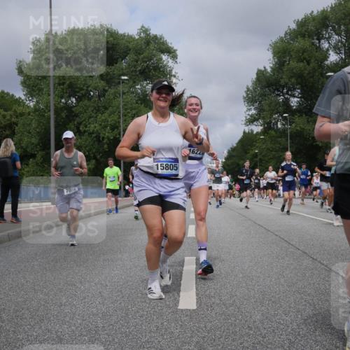 29.06.2025 - hella hamburg halbmarathon Luisa Fischer http://msf.ph/oto/8462908 29.06.2025 10:39:59 Kennedybrücke 7086, 15805, 16220, 17018, 17349, 1948, 2811, 3895, 5789, 6359, 7632, 7773, 8936, 8937, 9806, 9918, 10123 meine-sportfotos.de