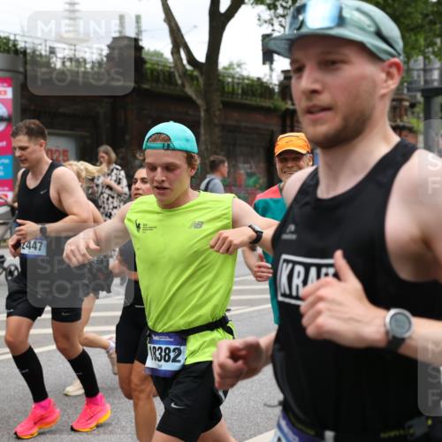 29.06.2025 - hella hamburg halbmarathon Yannick Fuchs http://msf.ph/oto/8462911 29.06.2025 10:56:55 20KM 1114, 1126, 1194, 1212, 1420, 1427, 1531, 1674, 1851, 1881, 2447, 2582, 2683, 2911, 3001, 3182, 3248, 3625, 3740, 4389, 4511, 4538, 5058, 5653, 5708, 5763, 6142, 6311, 6602, 6966, 7453, 8068, 8176, 8721, 9306, 9554, 11310, 12004, 12008, 12286, 12571, 12836, 12978, 13739, 13874, 13939, 14348, 14677, 14917, 16420, 16540, 17045, 17096, 17119, 17142, 17818, 18359, 18382, 18530, 18999, 19241 meine-sportfotos.de