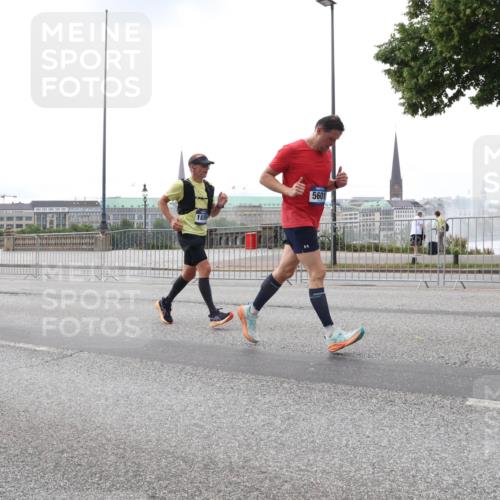 29.06.2025 - hella hamburg halbmarathon Lena Gebhardt http://msf.ph/oto/8462950 29.06.2025 10:32:07 Lombardsbrücke 18931, 18, 5601, 1235, 1311, 1373, 1879, 1987, 2349, 2384, 2672, 2831, 2832, 2943, 3022, 3221, 3239, 3358, 3365, 3396, 3397, 3424, 3571, 3681, 3707, 3751, 3752, 3778, 3822, 4314, 4365, 4605, 4857, 4877, 4924, 5156, 5496, 5601, 5658, 5743, 5965, 6160, 6218, 6252, 6718, 6727, 7135, 7239, 7295, 7334, 7344, 7535, 7570, 7695, 7789, 7816, 7898, 8124, 8127, 8175, 8304, 8538, 8620, 8787, 8806, 8914, 8993, 9078, 9104, 9125, 9206, 9478, 9812, 9883 meine-sportfotos.de