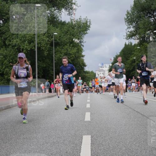 29.06.2025 - hella hamburg halbmarathon Luisa Fischer http://msf.ph/oto/8462959 29.06.2025 10:40:01 Kennedybrücke 408, 19213, 1948, 16304, 13165, 1948, 2811, 3398, 3428, 3895, 5789, 6359, 7773, 8936, 8937, 9918, 10123 meine-sportfotos.de