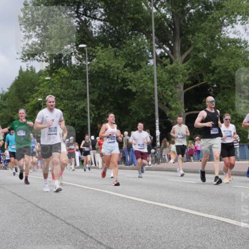 29.06.2025 - hella hamburg halbmarathon Luisa Fischer http://msf.ph/oto/8463086 29.06.2025 10:40:08 Kennedybrücke 992, 8257, 8258, 12, 18482, 11843, 13902, 10864, 15475, 18578, 190, 1253, 1488, 1948, 2072, 2811, 3398, 3428, 5560, 5786, 8257, 8258, 8936, 8937, 9918, 10862 meine-sportfotos.de
