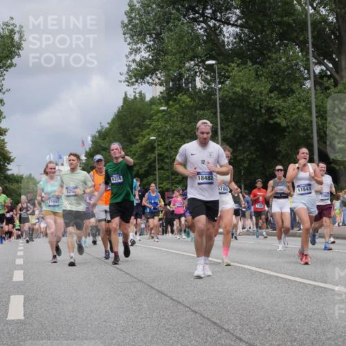 29.06.2025 - hella hamburg halbmarathon Luisa Fischer http://msf.ph/oto/8463101 29.06.2025 10:40:09 Kennedybrücke 780, 17840, 5560, 15992, 825, 8258, 12, 18482, 5786, 490, 1488, 390, 11843, 253, 13902, 1253, 1488, 1948, 1952, 2072, 2811, 3398, 3428, 5560, 5786, 8257, 8258, 8937, 9918, 10862 meine-sportfotos.de